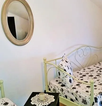 Guest The Old House بيت ضيافة بلوفديف